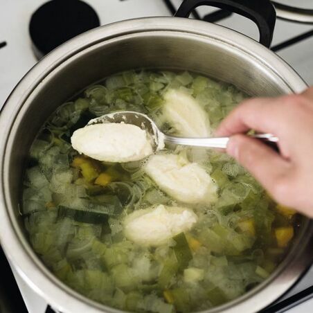 Zarte Hechtklößchen in Dillsauce Zarte Hechtklößchen in Dillsauce