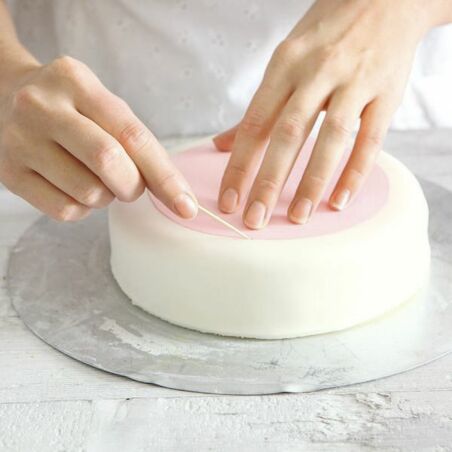 Mehrstöckige Torten aufbauen Mehrstöckige Torten aufbauen