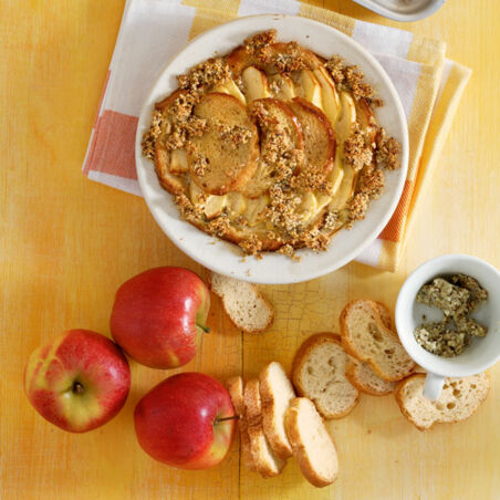 Semmelauflauf mit Äpfeln und Nüssen Semmelauflauf mit Äpfeln und Nüssen