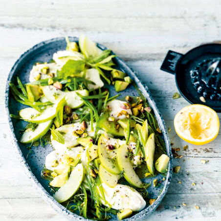 Burrata mit grünem Gemüse Burrata mit grünem Gemüse