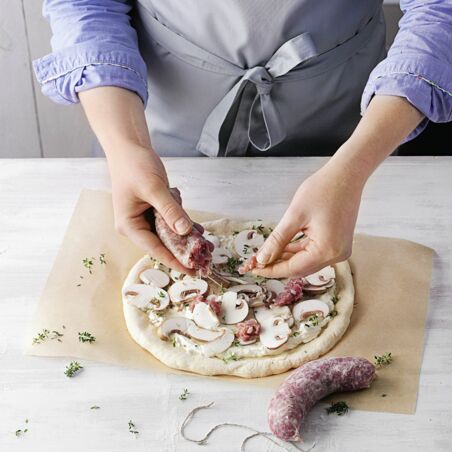 Pizza bianca mit Salsiccia Pizza bianca mit Salsiccia