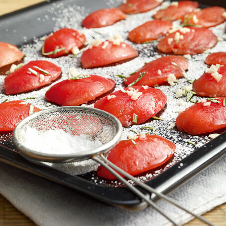 Pesto-Cake mit kandierten Tomaten Pesto-Cake mit kandierten Tomaten