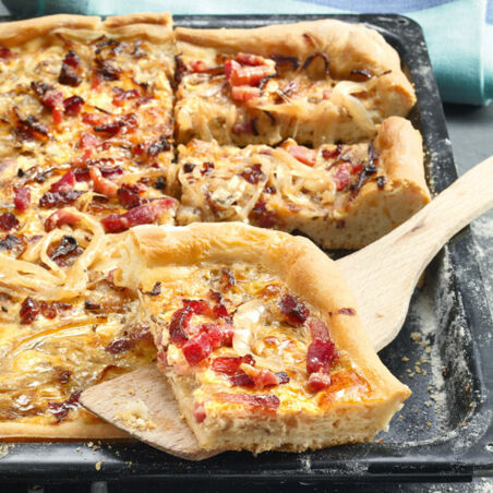 Zwiebelkuchen mit Speck Zwiebelkuchen mit Speck