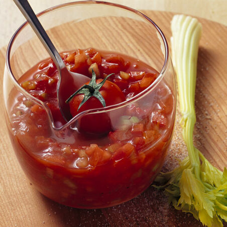 Paprikasalsa mit Tomaten und Gin Paprikasalsa mit Tomaten und Gin