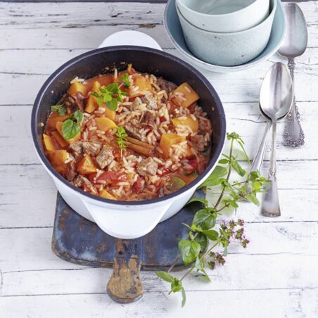 Lammtopf mit Reis und Datteln Lammtopf mit Reis und Datteln