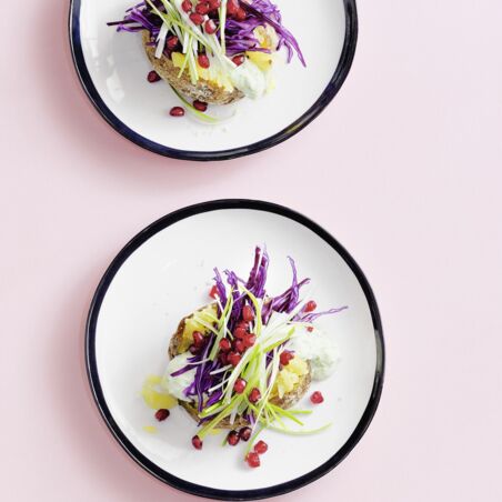 Kumpir mit Tsatsiki und Rotkohl Kumpir mit Tsatsiki und Rotkohl