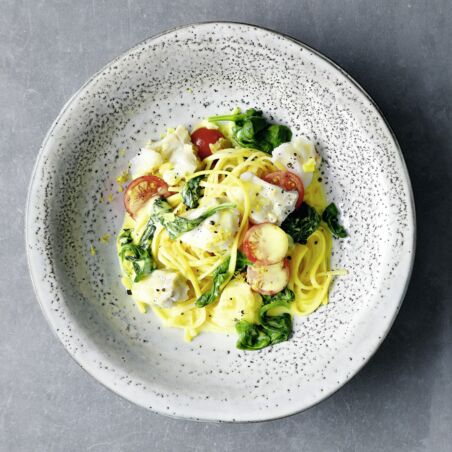 One-Pot-Pasta mit Skrei und Spinat One-Pot-Pasta mit Skrei und Spinat