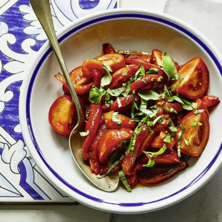Tomatensalat mit gerösteter Paprika Tomatensalat mit gerösteter Paprika
