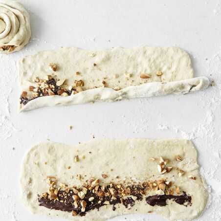 Rosenkuchen mit Mandel-Schoko-Füllung Rosenkuchen mit Mandel-Schoko-Füllung