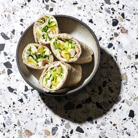 Wrap mit Forellencreme, Orange und Sellerie Wrap mit Forellencreme, Orange und Sellerie