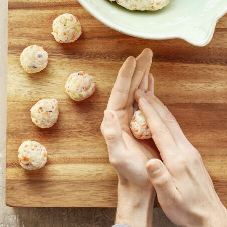 Reisnudel-Bowl mit Gemüsebällchen Reisnudel-Bowl mit Gemüsebällchen