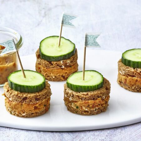 Brotkreise mit Aufstrich Brotkreise mit Aufstrich