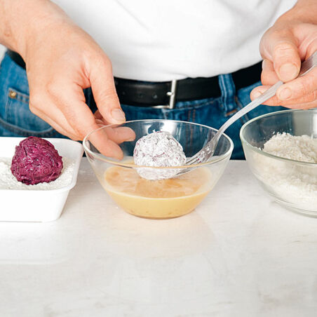 Rotkohlknödel mit Enten-Pilz-Geschnetzeltem Rotkohlknödel mit Enten-Pilz-Geschnetzeltem