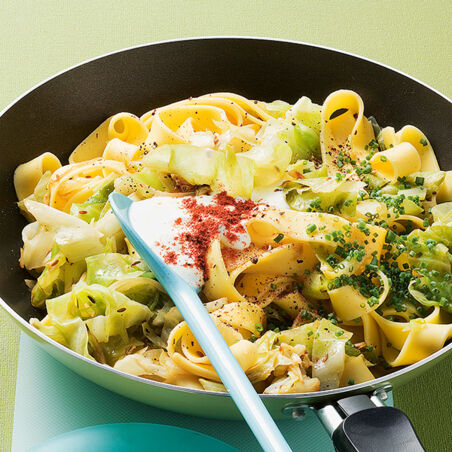 Nudeln mit Kohl und Feta Nudeln mit Kohl und Feta
