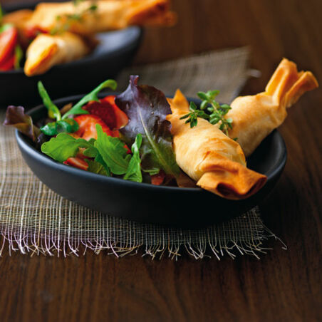 Ziegenkäse-Bonbons auf würzigem Salat Ziegenkäse-Bonbons auf würzigem Salat