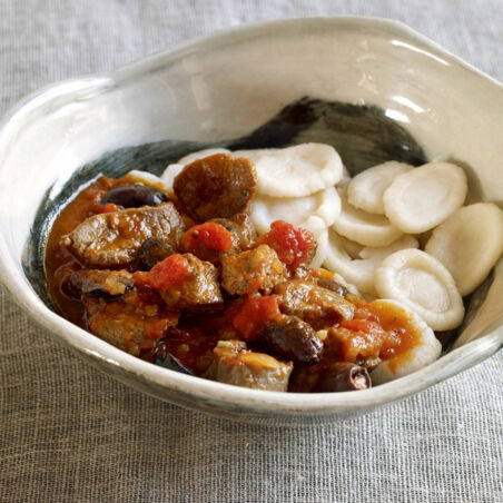 Lammragout mit Oliven und Orange Lammragout mit Oliven und Orange