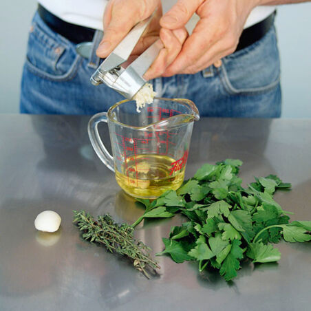 Lammkarree mit Kräuter-Knoblauch-Kruste Lammkarree mit Kräuter-Knoblauch-Kruste