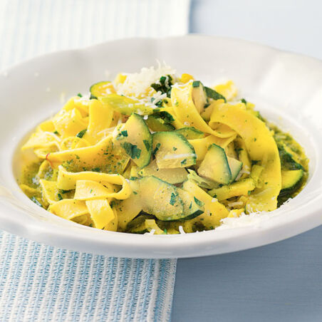 Pasta mit Zucchinisauce Pasta mit Zucchinisauce