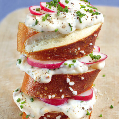 Laugenstangen mit Camembertcreme Laugenstangen mit Camembertcreme