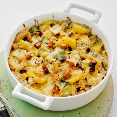 Sauerkraut-Auflauf mit Räuchertofu Sauerkraut-Auflauf mit Räuchertofu