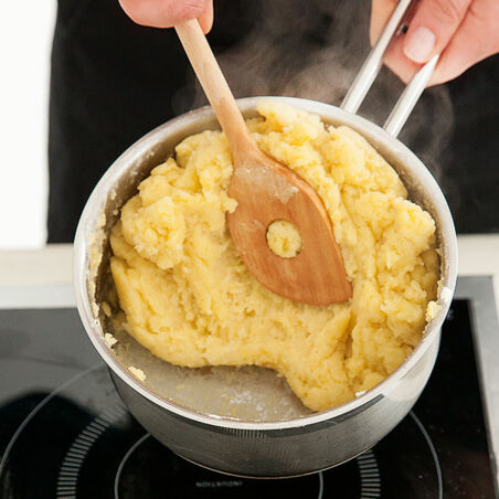 Windbeutel-Burger mit Räuchertofu Windbeutel-Burger mit Räuchertofu