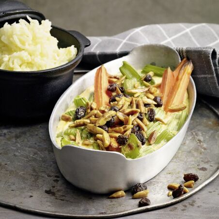 Sellerie-Möhren-Gratin mit Kartoffelspaghetti Sellerie-Möhren-Gratin mit Kartoffelspaghetti