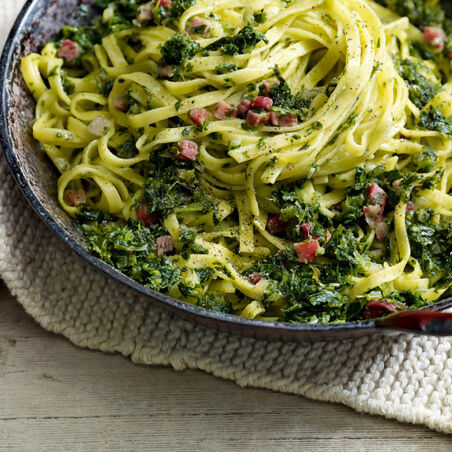 Grünkohlpfanne mit Nudeln Grünkohlpfanne mit Nudeln