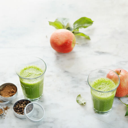 Grünkohl-Apfel-Smoothie mit Piment und Orange Grünkohl-Apfel-Smoothie mit Piment und Orange