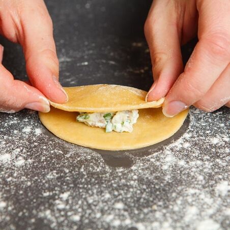 Ravioli mit Ricotta-Lachs-Füllung Ravioli mit Ricotta-Lachs-Füllung