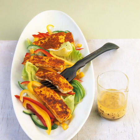 Würziger Tofu auf Salat Würziger Tofu auf Salat