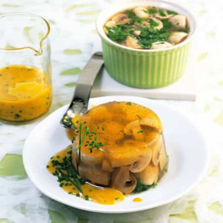 Pilzsülze mit Schnittlauchvinaigrette Pilzsülze mit Schnittlauchvinaigrette
