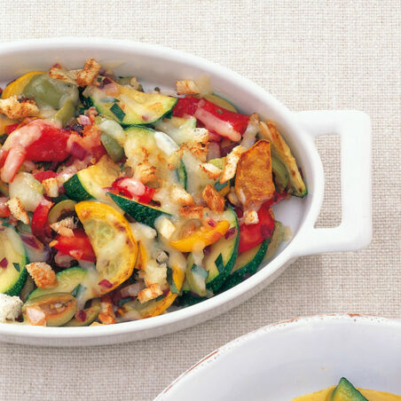 Überbackenes Zucchini-Gemüse Überbackenes Zucchini-Gemüse