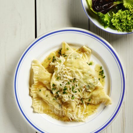 Schlutzkrapfn mit Bergkas Schlutzkrapfn mit Bergkas