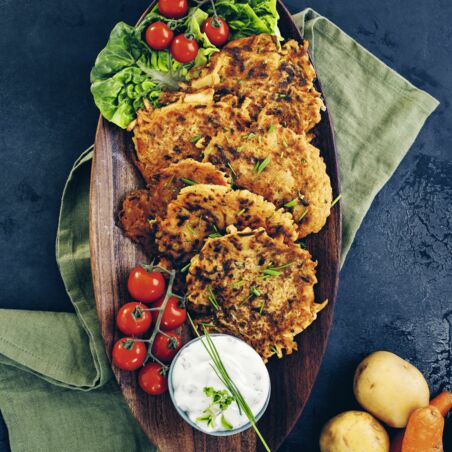 Gemüse-Rösti-Puffer mit Kräuterquark Gemüse-Rösti-Puffer mit Kräuterquark