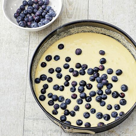Heidelbeerkuchen mit Krokant Heidelbeerkuchen mit Krokant