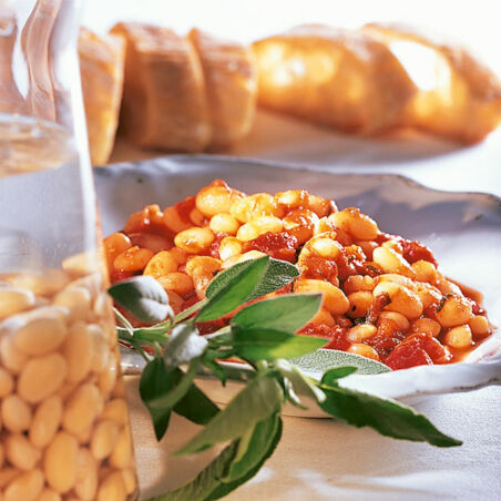 Weiße Bohnen mit Tomaten und Salbei Weiße Bohnen mit Tomaten und Salbei