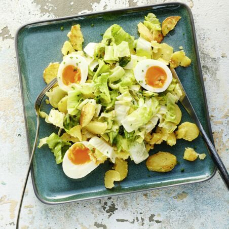 Endivien auf Sahnekartoffeln mit Ei Endivien auf Sahnekartoffeln mit Ei