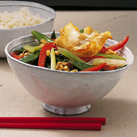 Knusperfisch auf Asia-Gemüse Knusperfisch auf Asia-Gemüse