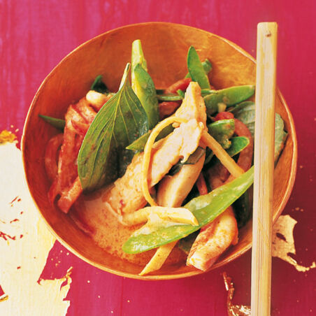 Rotes Hähnchencurry mit Bambus Rotes Hähnchencurry mit Bambus