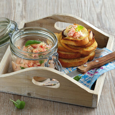 Brot-Chips mit Tomaten-Dip Brot-Chips mit Tomaten-Dip