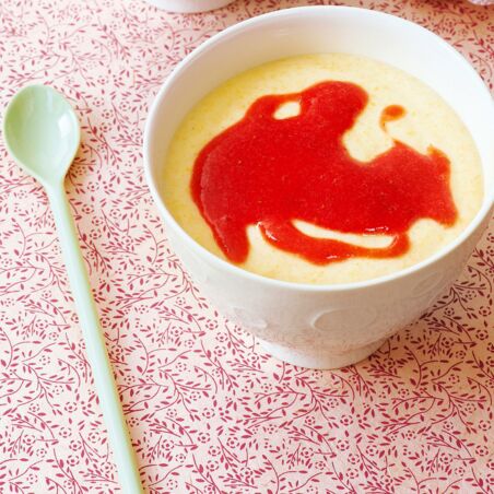 Joghurt-Polenta mit Beerenmark Joghurt-Polenta mit Beerenmark