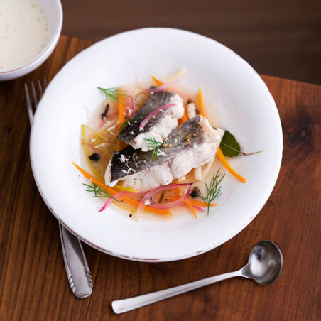 Waller im Wurzelsud mit Meerrettichsauce Waller im Wurzelsud mit Meerrettichsauce