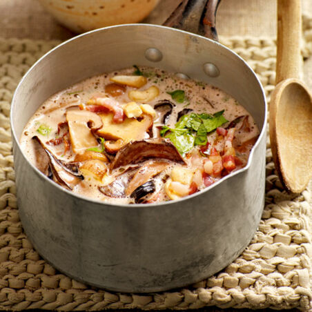 Pilzeintopf mit Nüssen und Koriander Pilzeintopf mit Nüssen und Koriander