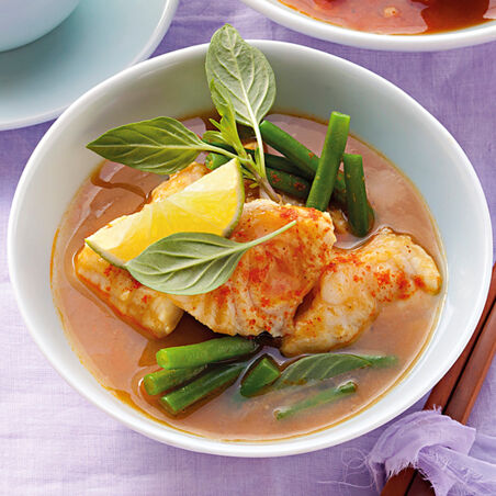 Thailändisches Fischcurry mit grünen Bohnen Thailändisches Fischcurry mit grünen Bohnen