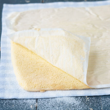 Zitronen-Biskuitrolle Zitronen-Biskuitrolle