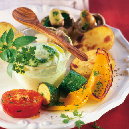 Gebackenes Gemüse mit Kräuter-Aïoli Gebackenes Gemüse mit Kräuter-Aïoli