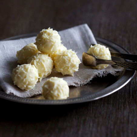 Sahnige Absinth-Kugeln Sahnige Absinth-Kugeln