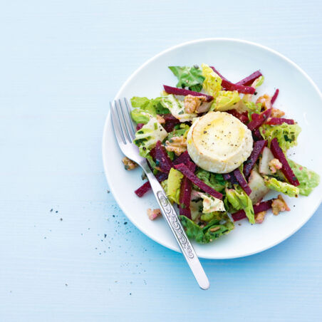Rote-Bete-Salat mit Gratiniertem Ziegenkäse Rote-Bete-Salat mit Gratiniertem Ziegenkäse