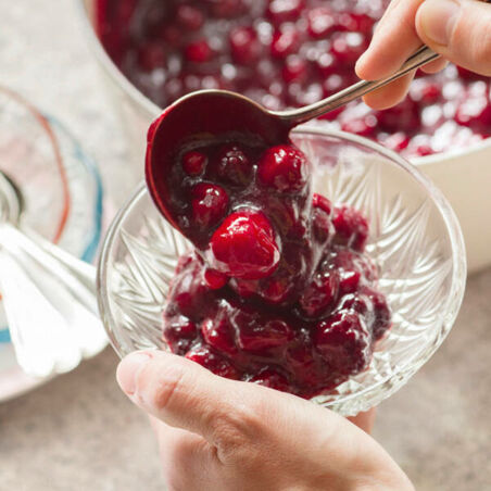 Rote Grütze mit Sauerkirschen Rote Grütze mit Sauerkirschen