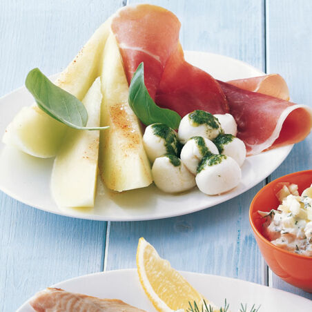 Melone mit Schinken und Mozzarella Melone mit Schinken und Mozzarella